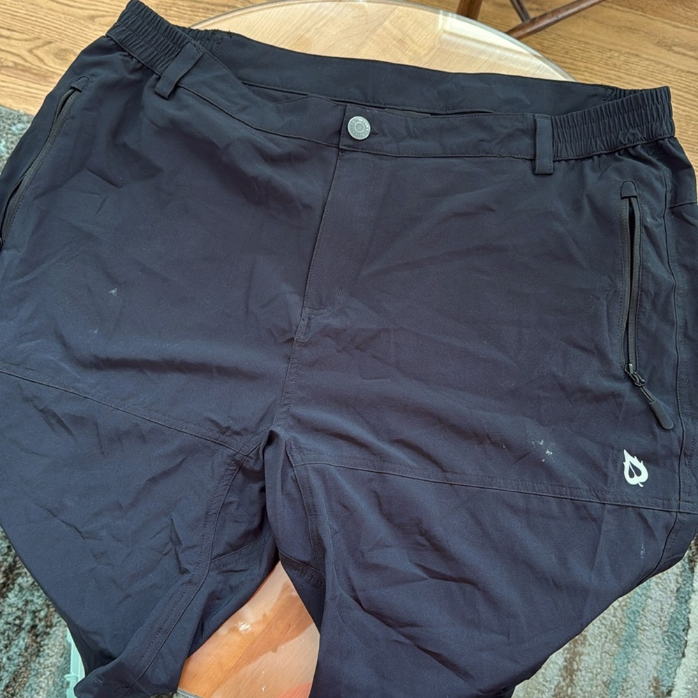 BALeaf, men’s black cargo/fishing shorts XXL